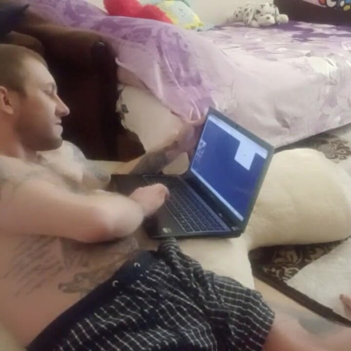 I play on the computer I get jerked off and sucked
