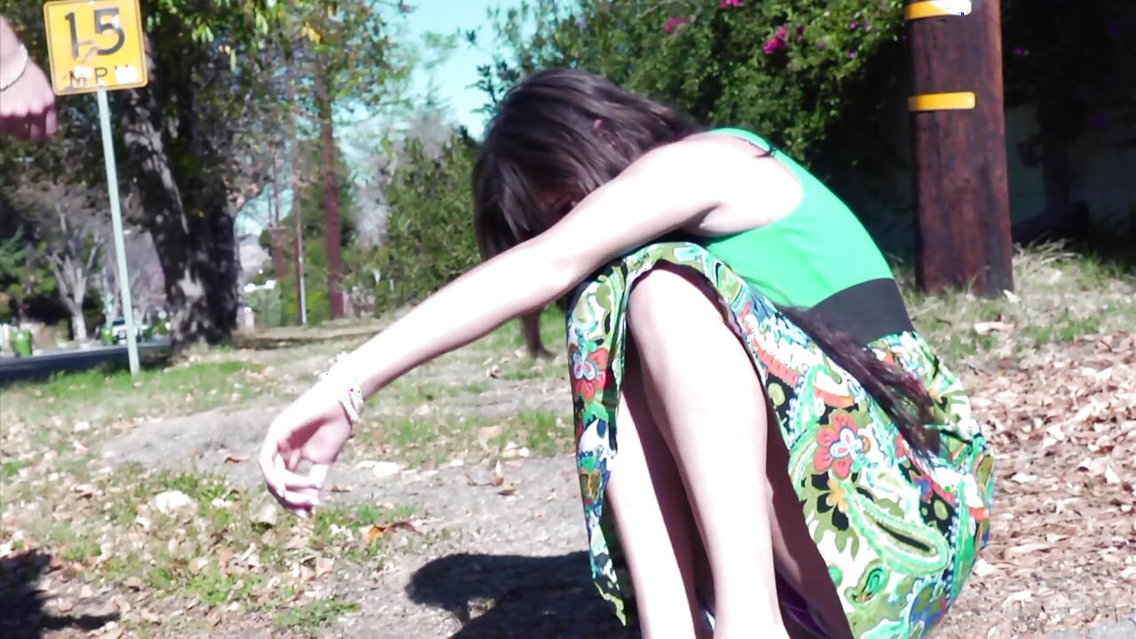 Tanya Tate seducing young lesbo