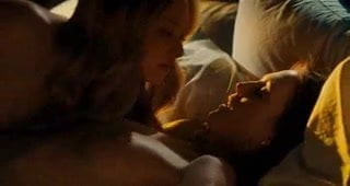 Amanda Seyfried & Julianne Moore Lesbian Scene from Chloe