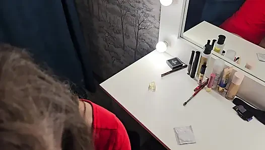 Üvey annemle ilk seksim, bana prezervatif kullanmayı öğretiyor