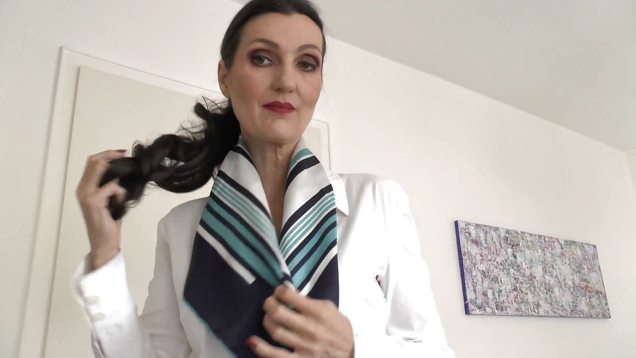 Modna revija svilenog šala, JOI, Lady Victoria Valente