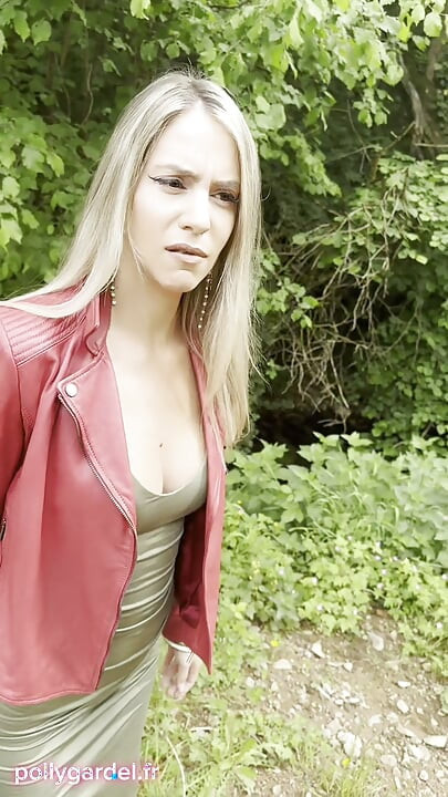 I get fucked by my ex, Polly Gardel porn actress, in show mode in the forest