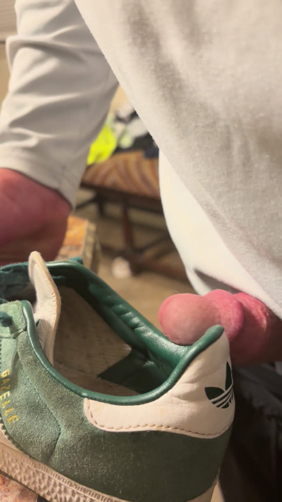 Fucking my wifes stimky shoe