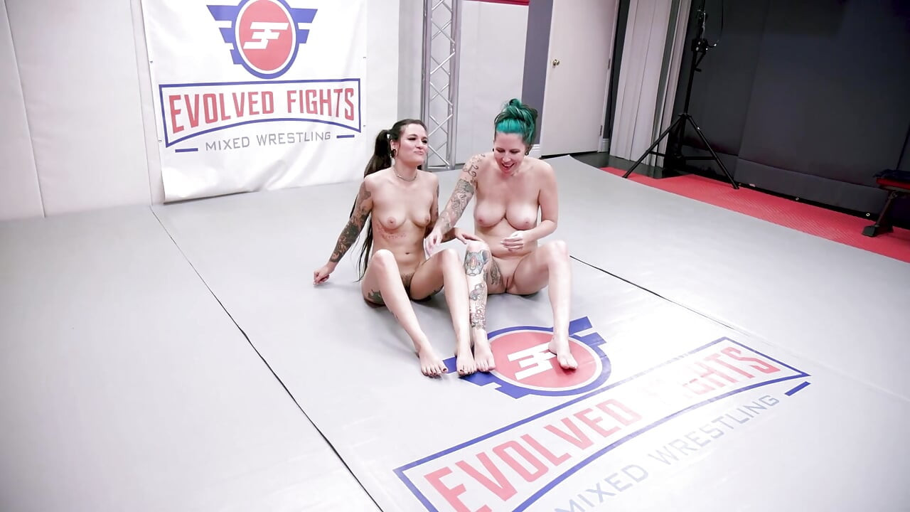 Luna Lovely vs Nikki Zee Orgasm Challenge - Rematch