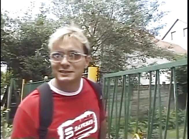 Biseksüel bir adamın tek hedefi genç bir sürtük değil