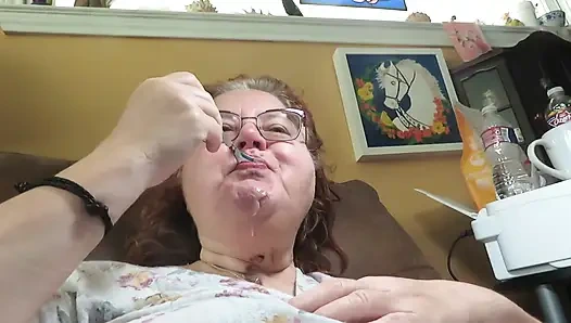 Eatting my pudding cup for you feeders