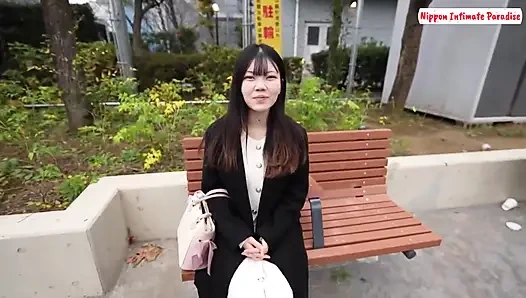 Midway Pause funkelt spielerischen rhythmus, während mutige kurven die aufmerksamkeit vor der freigabe befehlen