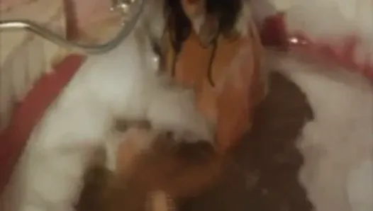 Hot indian Aunty bath boobs show