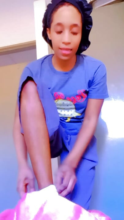 Oblači se sa mnom, natjerat ću te da svršiš