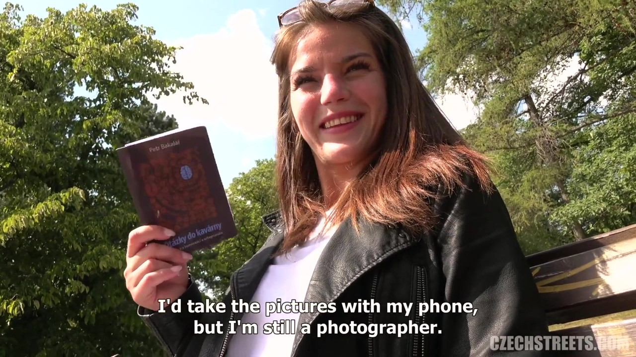 チェコの街 - 史上最もシャイな女の子