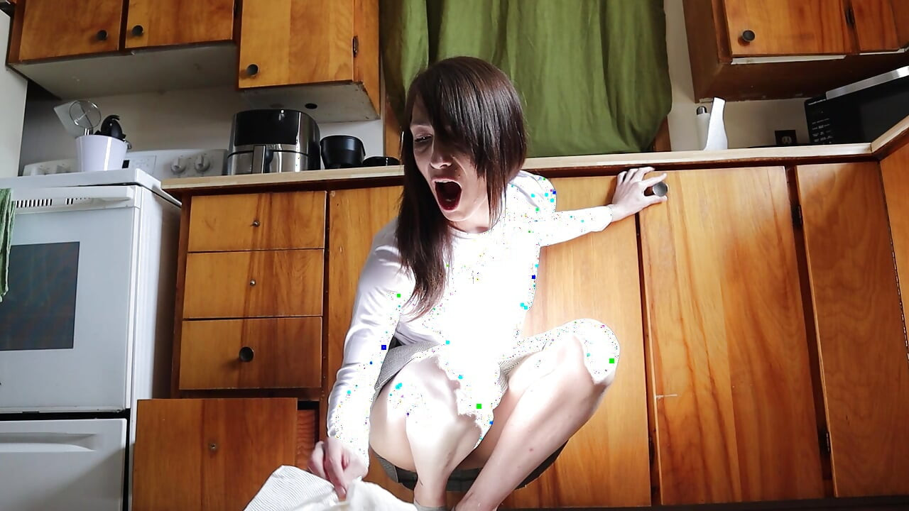 Girl gets STUCK and has INSANE MASSIVE SQUIRTS from the back (Bad Daddy and Stepdaughter)