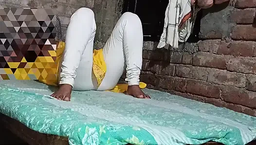 Bengali bhabhi k saat romance