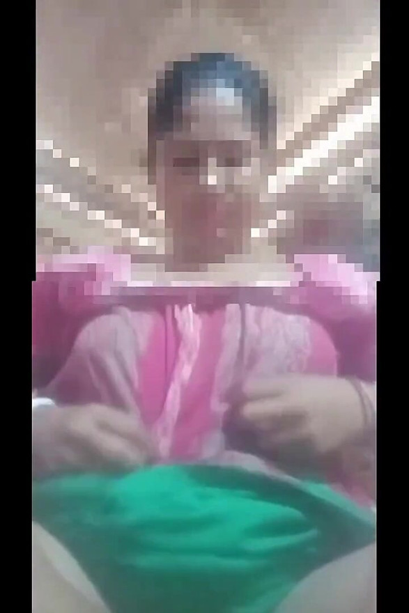 Mampi Boudi性爱