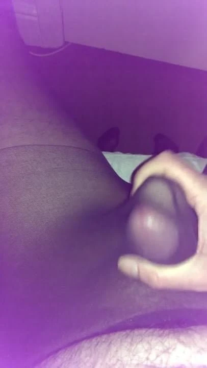 Cumming in black tights