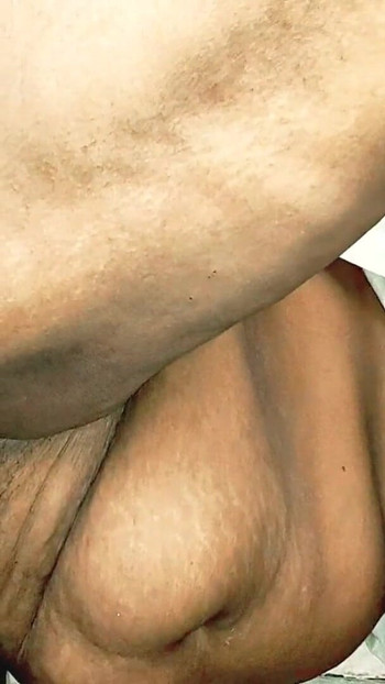 Must-share moment from "Indian desi bhabhi"