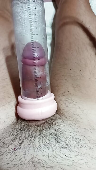 I'm pumping my cock and swinging it
