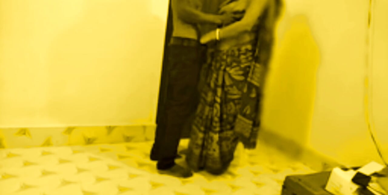 I went to Hot bhabhi's house during Rainy vacation and enjoyed a lot with my lovely bhabhi,