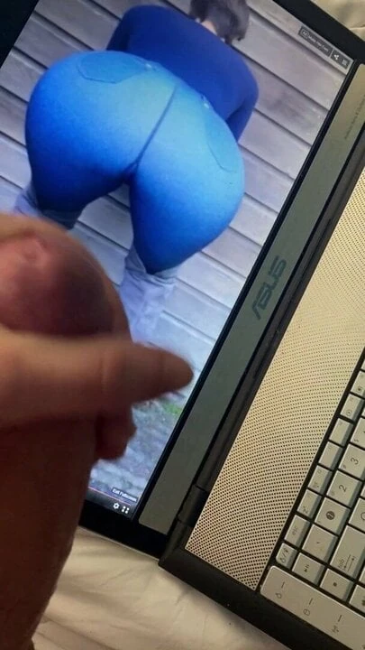 Cumtribute Stephanie Wolf