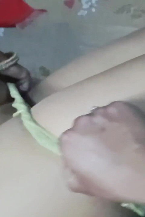 I Secretly Fucked My Stepmommy by Lifting Her Leg and Very Gently, She Didn't Even Know That All the Liquid of My Cock Went