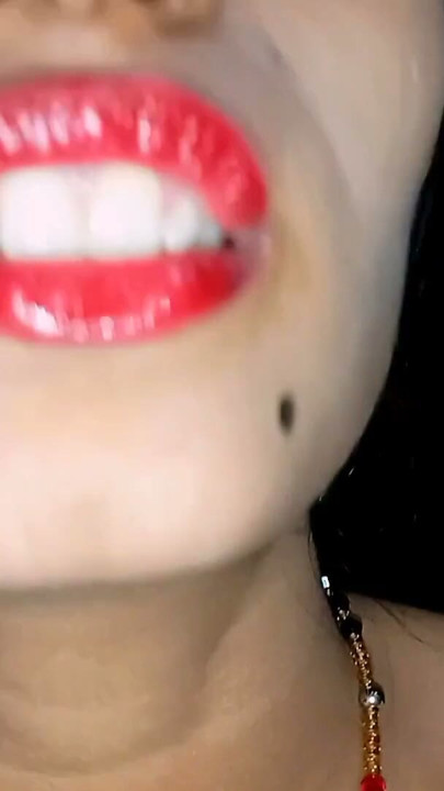 Badaim6 Vruća indijska desi bhabhi koju je šef njenog muža jebao - ceo video sa hindi audio | Clip 1