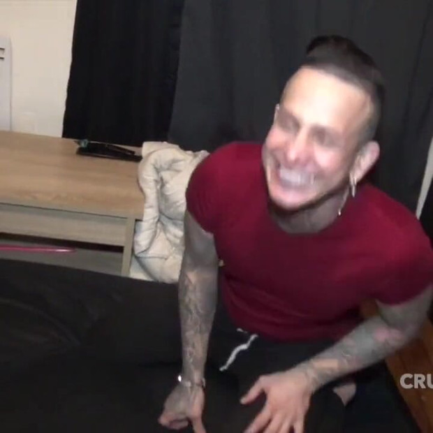 フランスのふしだらな女バスティアンはKalilによって生で犯さ