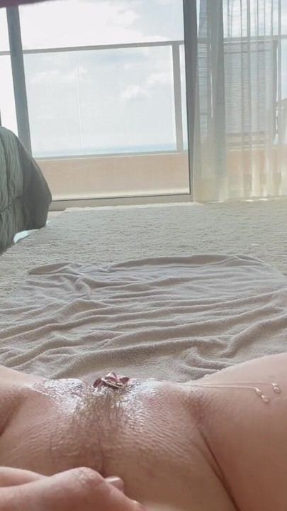 Blond milf fötter rosa trosor sprutar dildo våt orgasm | Klippa 2