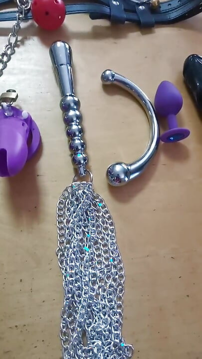 Unacerdaamaricona shows off her toys