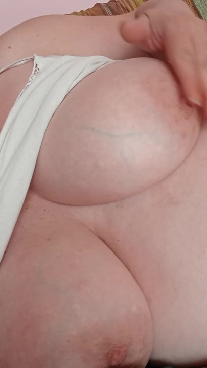 Big boobs to play