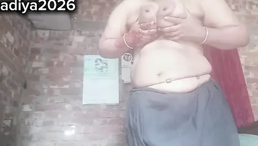 Soniya tarafından odasında seks videosunda kendini musterbasyon