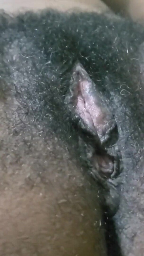 Very very hot amateur crazy pussy delivers irresistible sensual energy, natural beauty | Clip 1