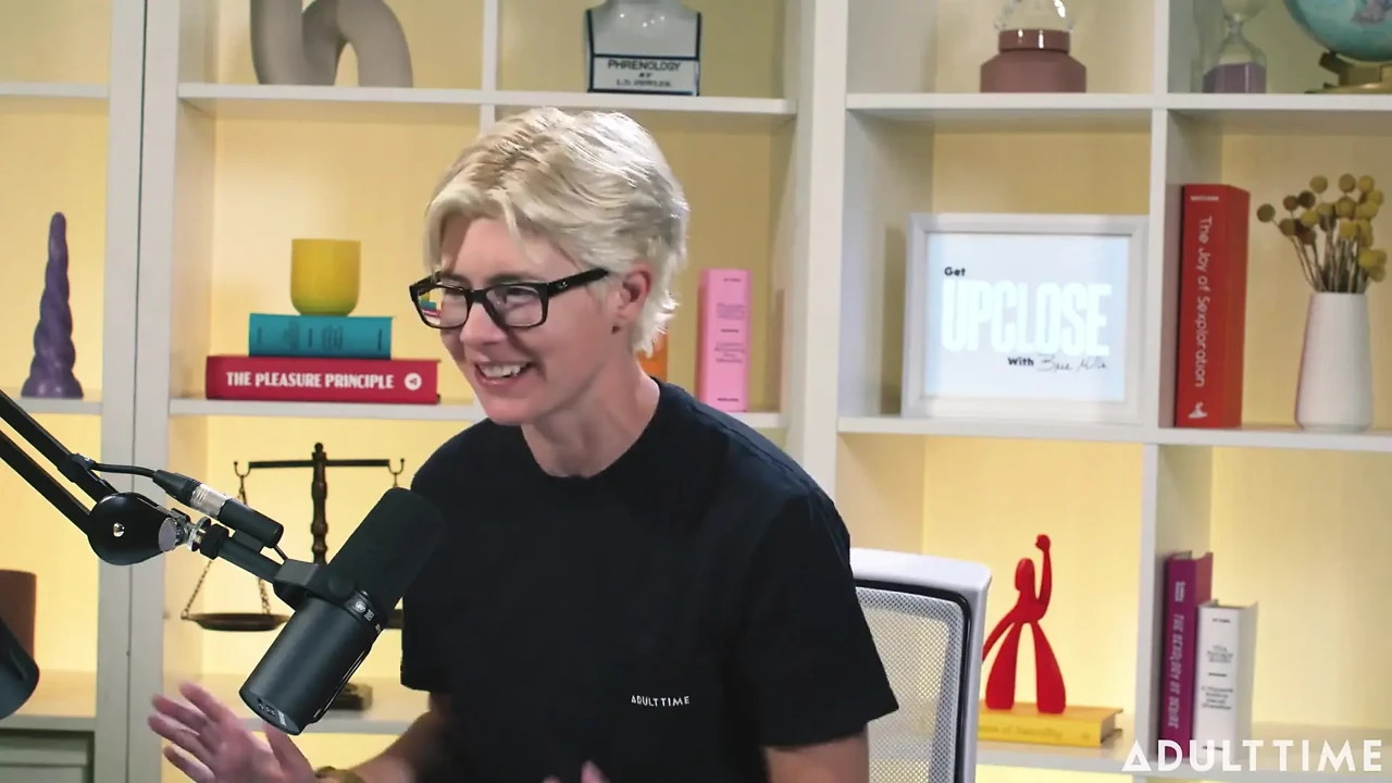 Khloe Kingsley Squirting on Camera & Red Flags | the Adult Time Podcast