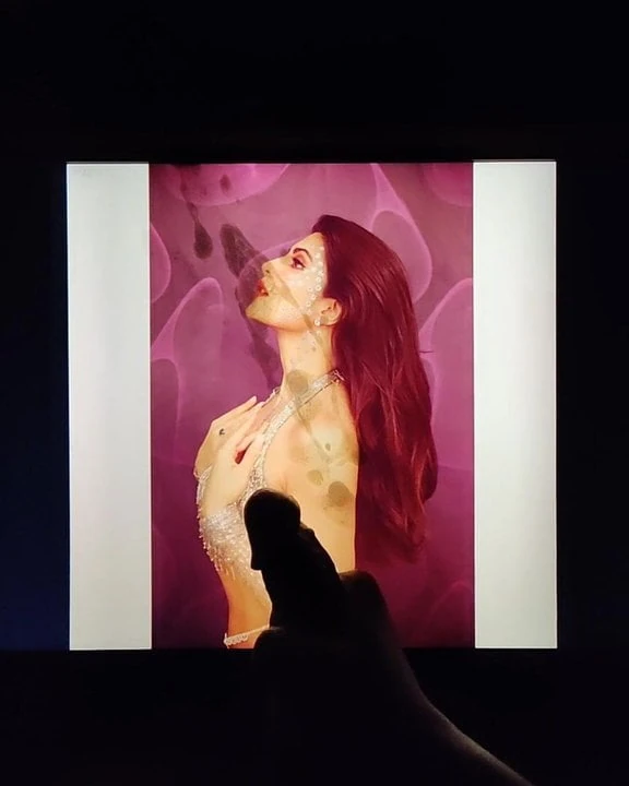 Cum upeti - jacqueline fernandez