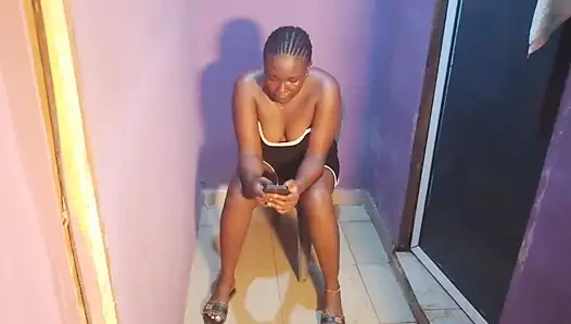 Ее муж пришел на встречу и сказал ей прийти собрать подарок, он использовал возможность и собрал раком