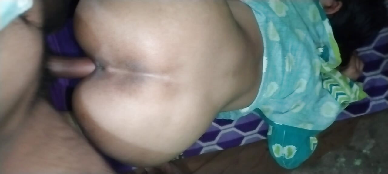 Indiana de quatro fode bunda grande