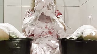 粉色馅饼到脸上, 枪击桶在我的头上