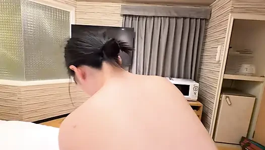Baju renang ketat