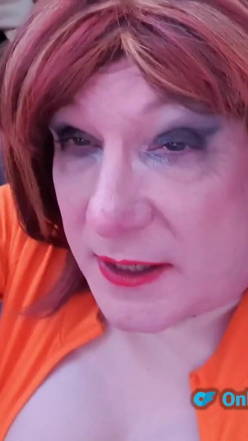 Nezaboravan trenutak iz "Nevjerojatnog velikog kurca TGirl POV Trojka s jebanjem MILF-ice"