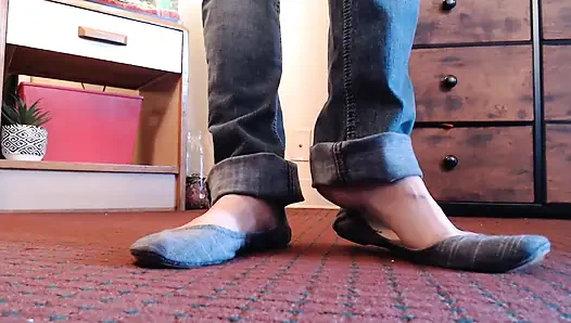 Toe Wiggles Dipping Ballet Flats Dirty