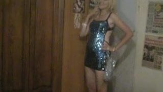 31.08.2012 - Blonde girl in short shiny dress