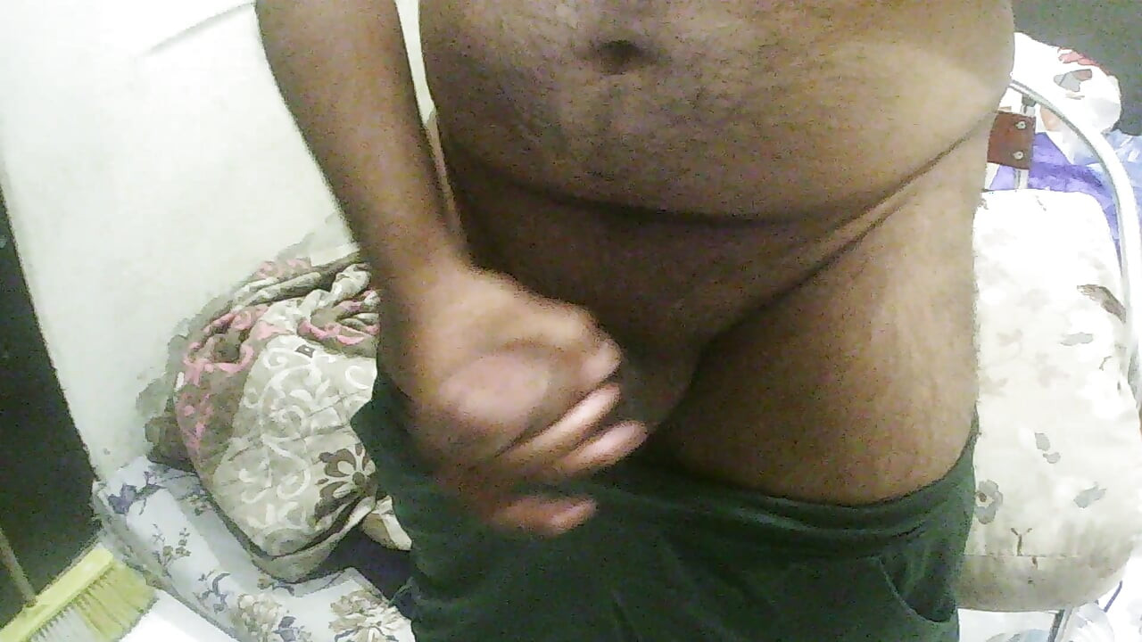 masturbándome con mi polla de mala suerte