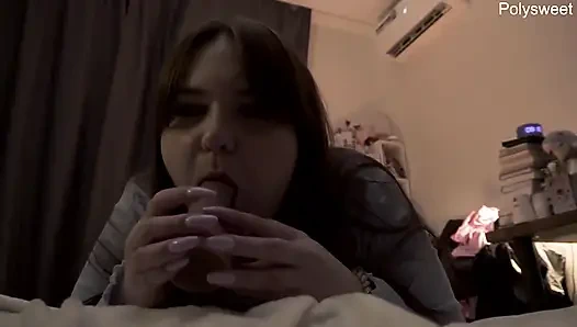 Даже Резиновый Член После Небрежного Минета Кончает Мне В Рот)