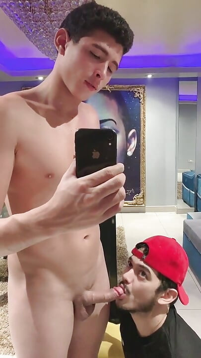 Markus Gets a Blowjob in Front of the Mirror