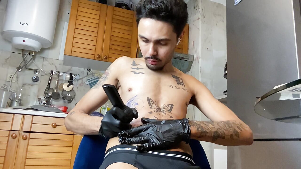 Skinny guy with a big dick sucking himself off and jerking off.