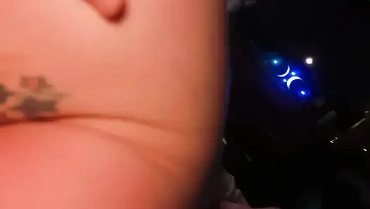 Sürtük pawg arabanı ödünç almak istiyor