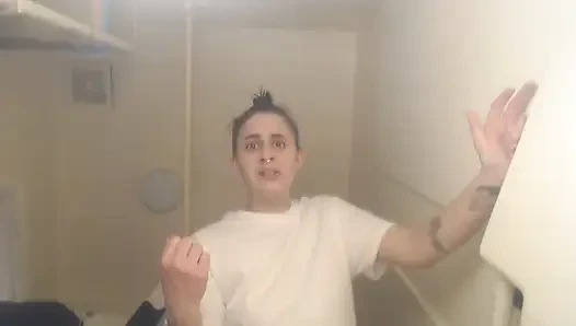 POV-stiefmutter erwischt dich beim spähen