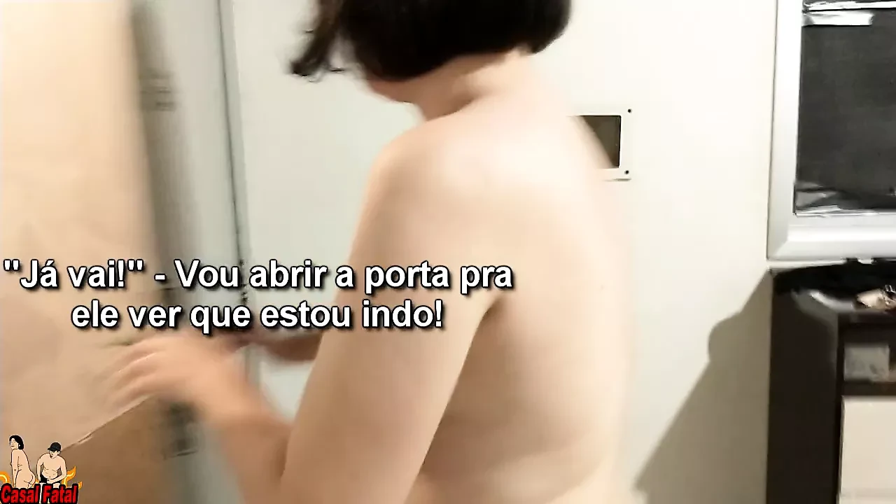 Wife opens the door and shows her naked body to pizza delivery guy
