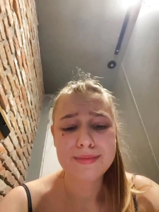 Public masturbating in the gym with jucielussie