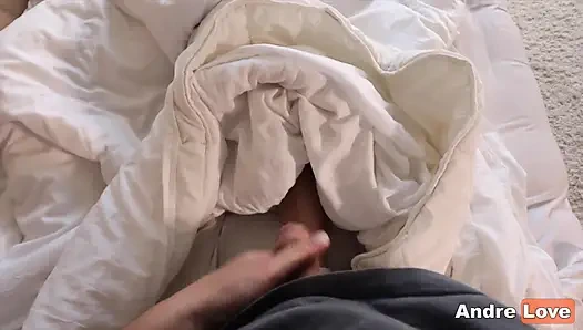 Beyaz çoraplı ayak fetişi // andre love sevgilisinin yarağını sıvazlıyor