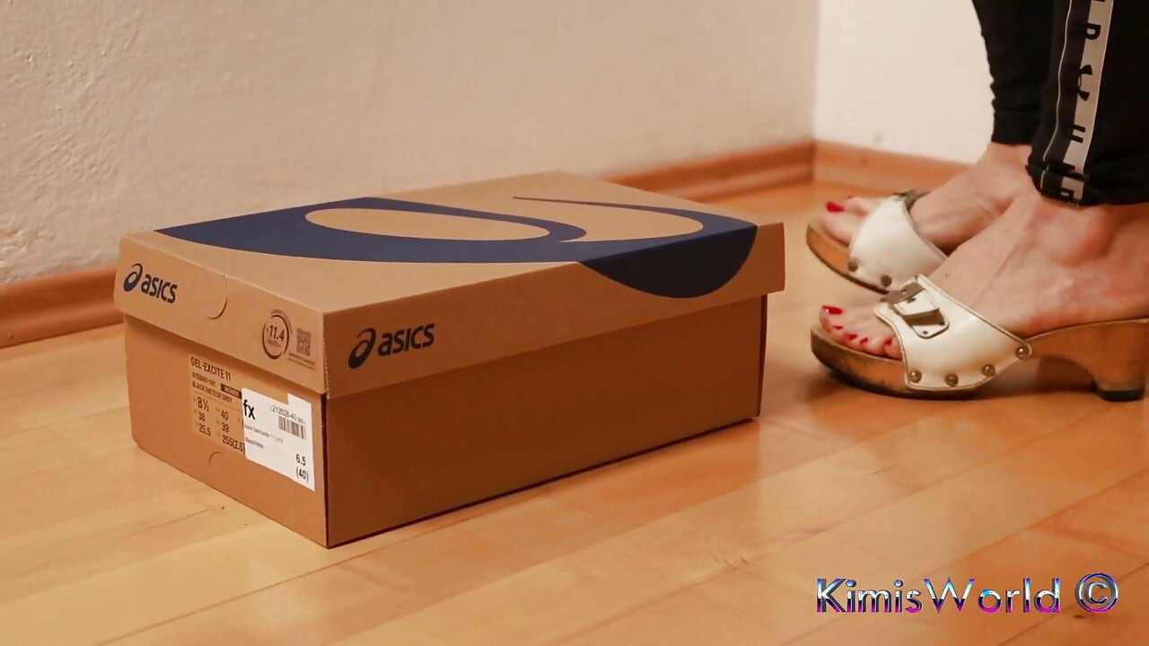 Asmr Wooden Clogs Trample and Crush Shoe Box