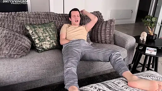 Мусульманская горничная застукала своего босса за дрочкой